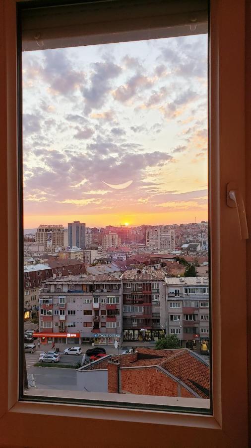 Spacious Downtown Apartment With A City View Pristina Extérieur photo